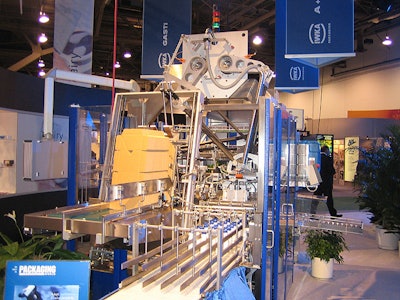 A massive Twinline robot from IWKA's A+F Automation at PACK EXPO. Carbon fiber construction and ELAU PacDrive automation help t