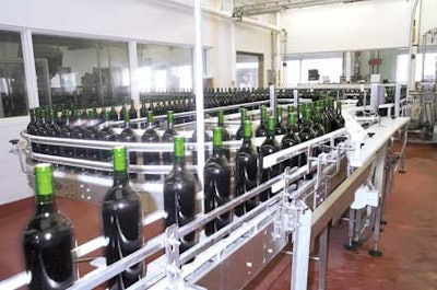 Pacific Wine Partners positioned one accumulator inside the filling room (shown) and one further downstream ahead of the case pa