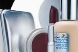 Label copy (left) reflects the personalized packaging for products sold by Web marketer Reflect.com. An order of customized sham