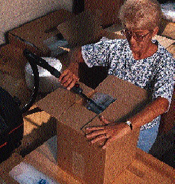 The air pillows can be inflated with the box partially open, allowing the operator to visually verify that the contents are sec