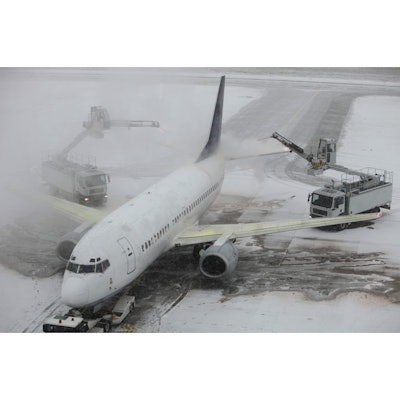 iStock_deicing_plane