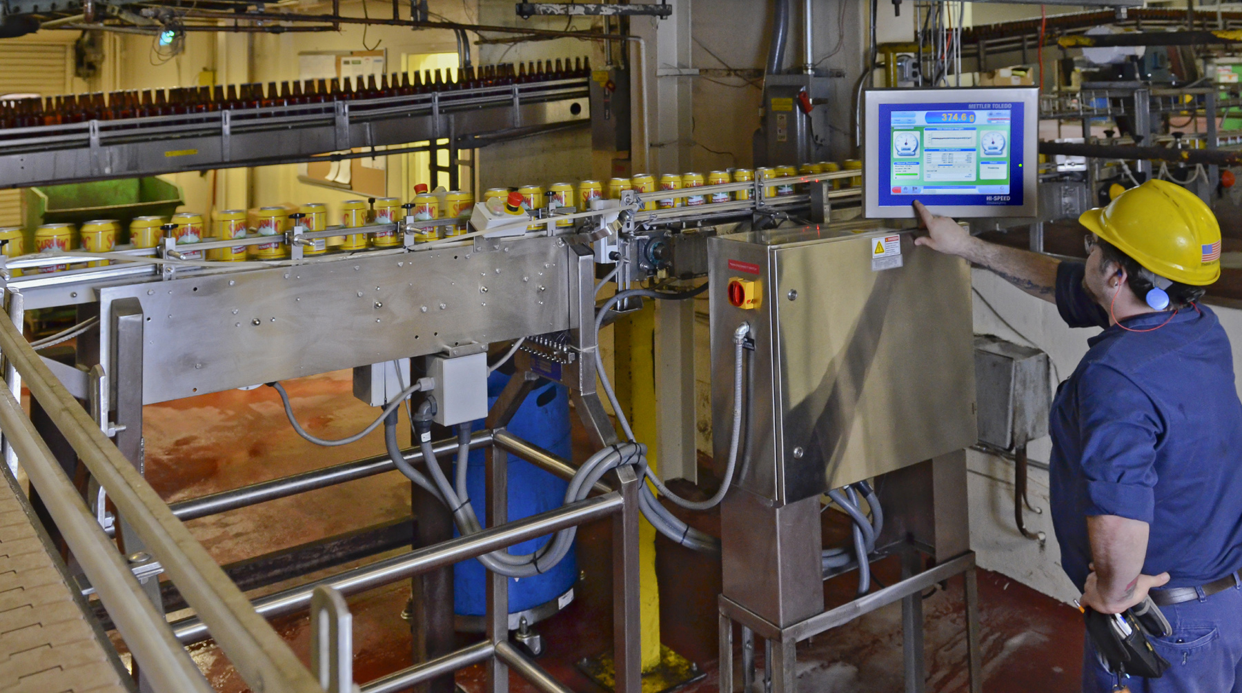 Checkweighing of cans at Matt Brewing.