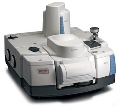 Nicolet iS50 FT-1R spectrometer