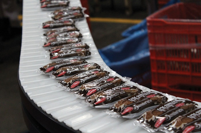 COOKIE POUCH. The new flow wrappers can accommodate various sandwich cookie counts in either polypropylene or metallized film.