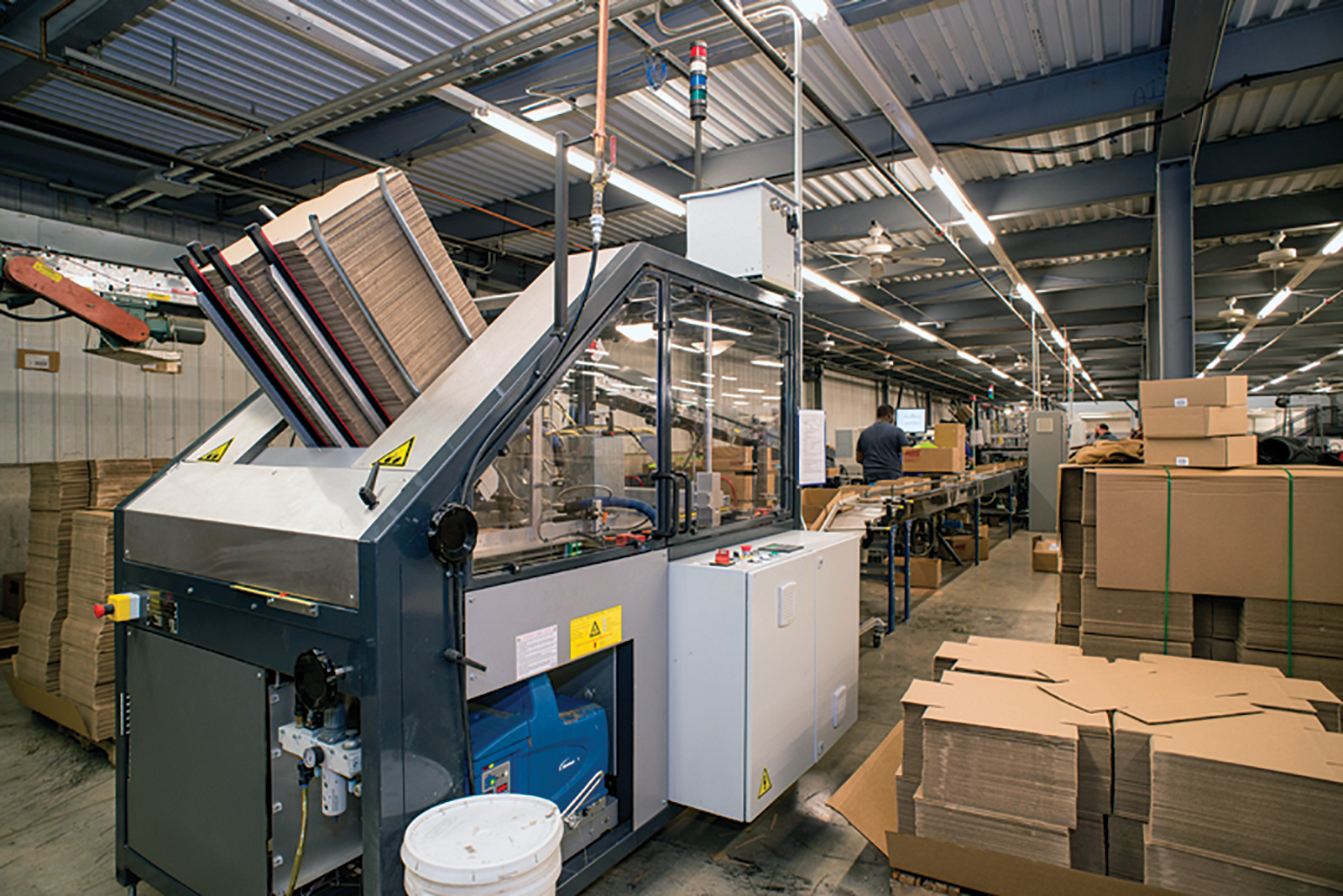 SPACE-EFFICIENT. The single I-Pack machine occupies the same area as the four previous cold-seal machines.