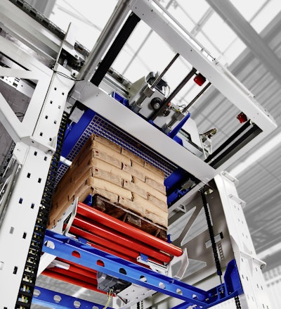 The BEUMER paletpac forms exact, stable and thus space-saving bag stacks. Photo: BEUMER Group GmbH & Co. KG