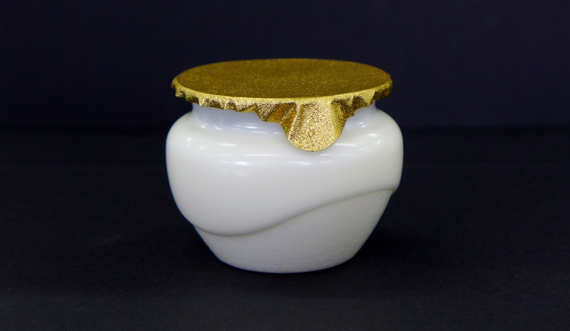 With open-mold thermoforming, Senagral can manufacture its shaped &lsquo;ball cups&rsquo; in-house at a reduced cost.