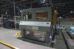 The automated, high-stability palletizer stacks multiple case sizes.