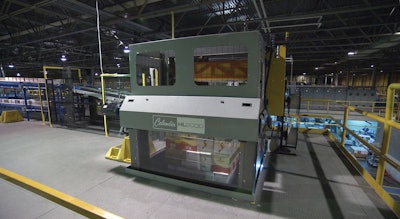 The automated, high-stability palletizer stacks multiple case sizes.