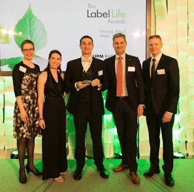 Dow accepts Label Life Award