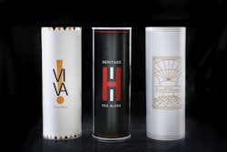 The Sylo is constructed of an outer recycled paperboard cylinder, within which is a flexible pouch that holds the wine.