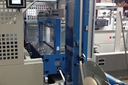 The system applies ATS-recommended 30-mm-wide white foamed polypropylene film bands to secure the bundles.