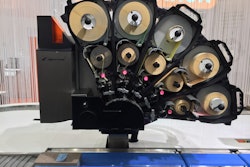 Labeler can draw from five different label rolls at once.