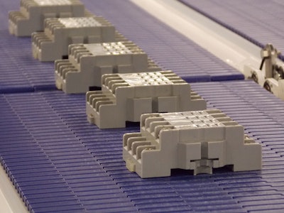Stingray is a robust, low-profile modular belt conveyor that employs micropitch plastic belts.