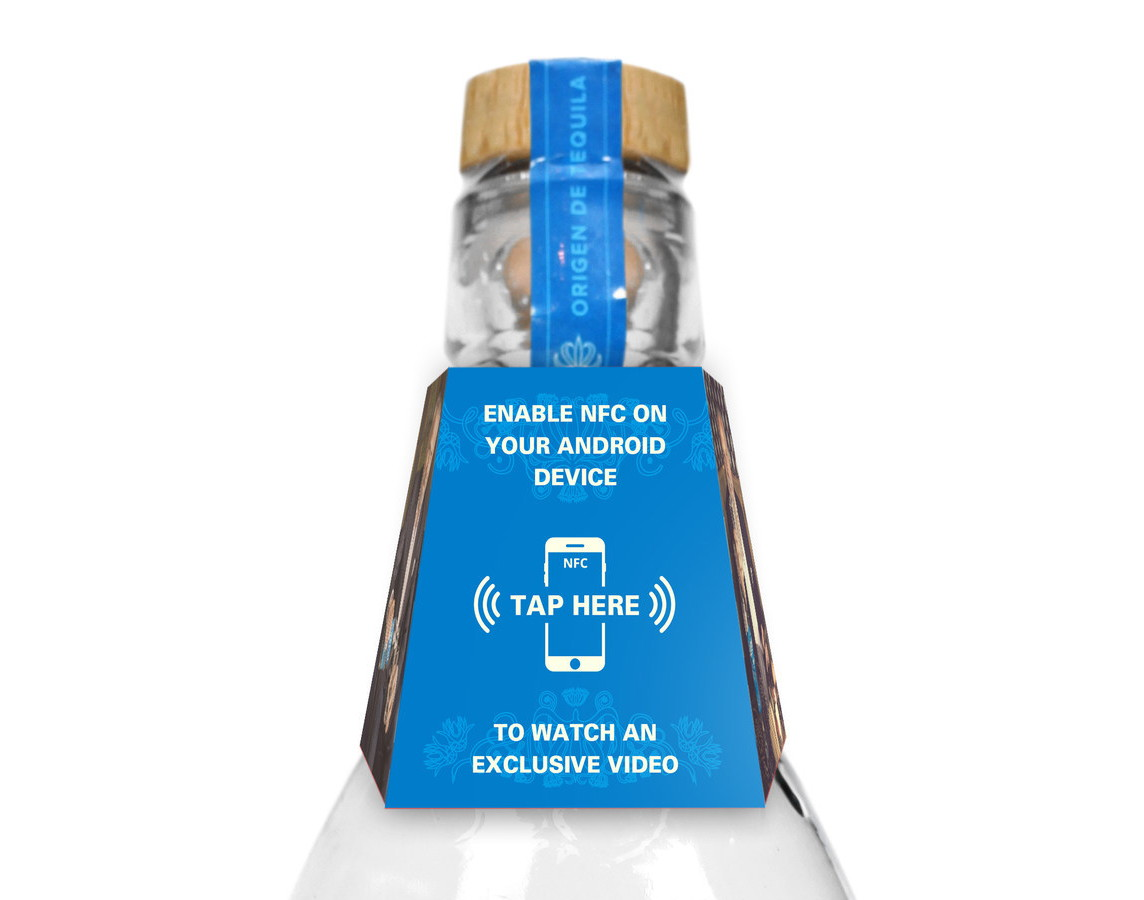 A hang tag on the bottle incorporates the NFC tag and advises consumers how to access the video.
