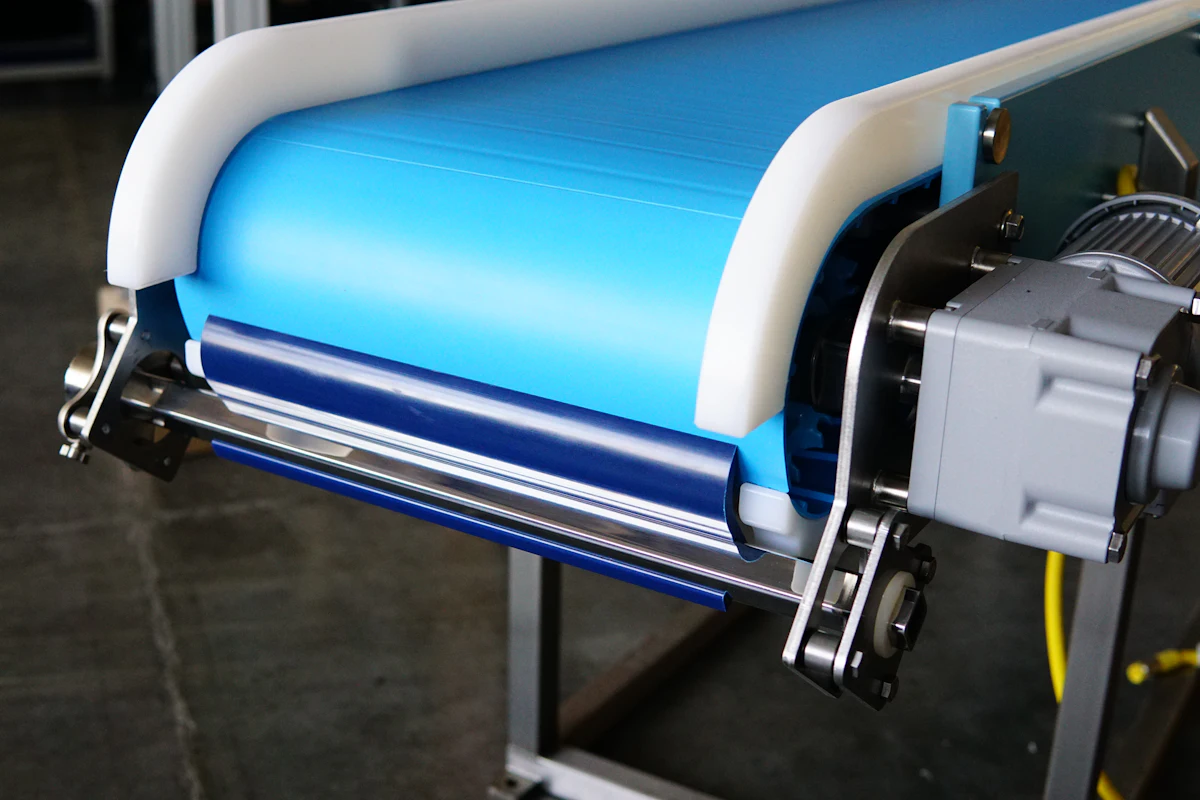 Dynamic Conveyor: Optional conveyor belt scraper blade From: Dynamic ...