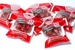 Resembling team jerseys, the bags play to fan enthusiasm for the international event, drawing attention to the snack tomatoes within them that appeal to health-conscious consumers.