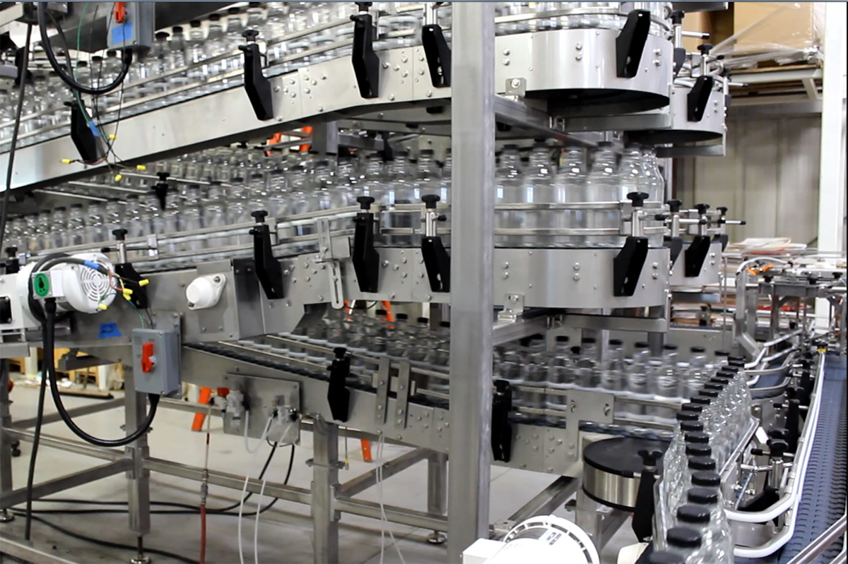 Multi-Conveyor single-lane, off-line accumulation Alpine-style conveyor