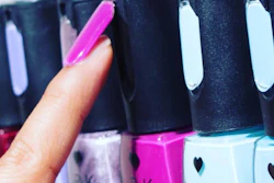 To test the polish, consumers overlay the component on their own fingernail to ‘try’ the color without having to open the bottle.