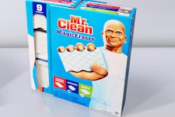 A clever design whereby the cartons are nested gives consumers full visibility to the packaging from all sides.