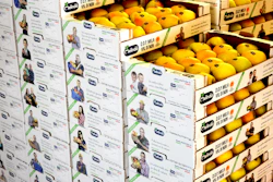 1,000 personalized apple boxes from Melinda Apples in Italy.