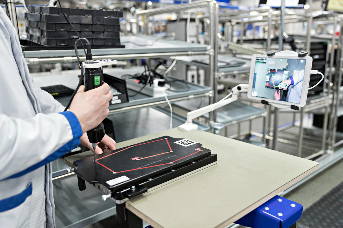 nokia employs 5g in its own factory packaging world