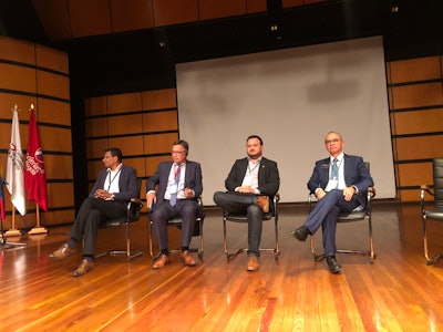 Photo 2 Panel Econom°a Circular