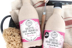 The molded pulp paper bottles include an inner liner that’s extrusion blown of 80% PCR HDPE.