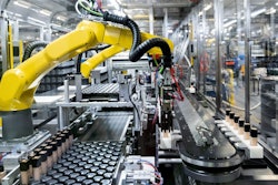 The highly compact XTS has a circumferential track length of 22 m and uses a total of 40 independent movers. The L’Oréal Group produces high-quality skin care products, mascaras, and foundation makeup for its Division Luxe.