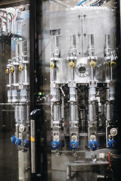 Filling on a 28-head rotary filler.