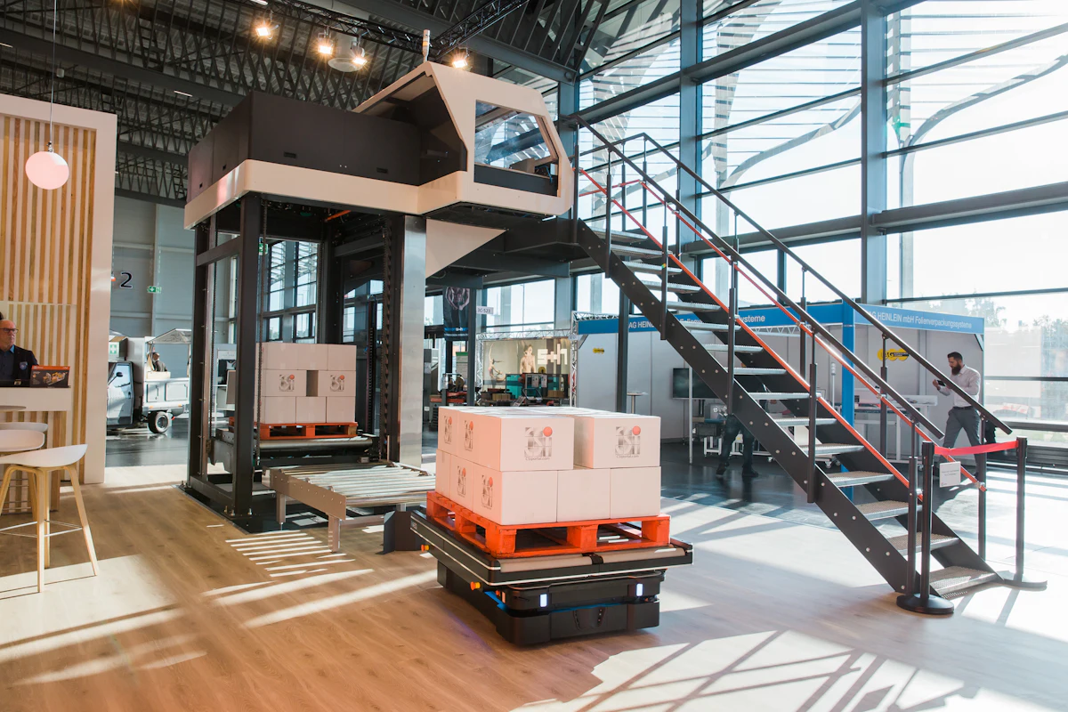 Csi Machine Mobile Industrial Robots Teams with CSi palletising to Automate ...