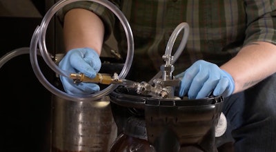 The One Way PET Keg uses the same fittings and valves as standard steel kegs.