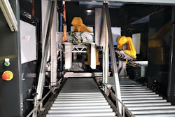 Muller Technology’s solution pairs a six-axis case-packing robot equipped with vacuum EOAT with molding or thermoform machines.
