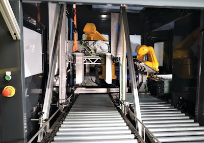 Muller Technology’s solution pairs a six-axis case-packing robot equipped with vacuum EOAT with molding or thermoform machines.