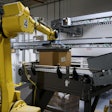 A Fanuc M-710iC/45M medium-payload, six-axis delta robot picks a case from the palletizer infeed for loading onto a pallet in one of 50 different configurations.