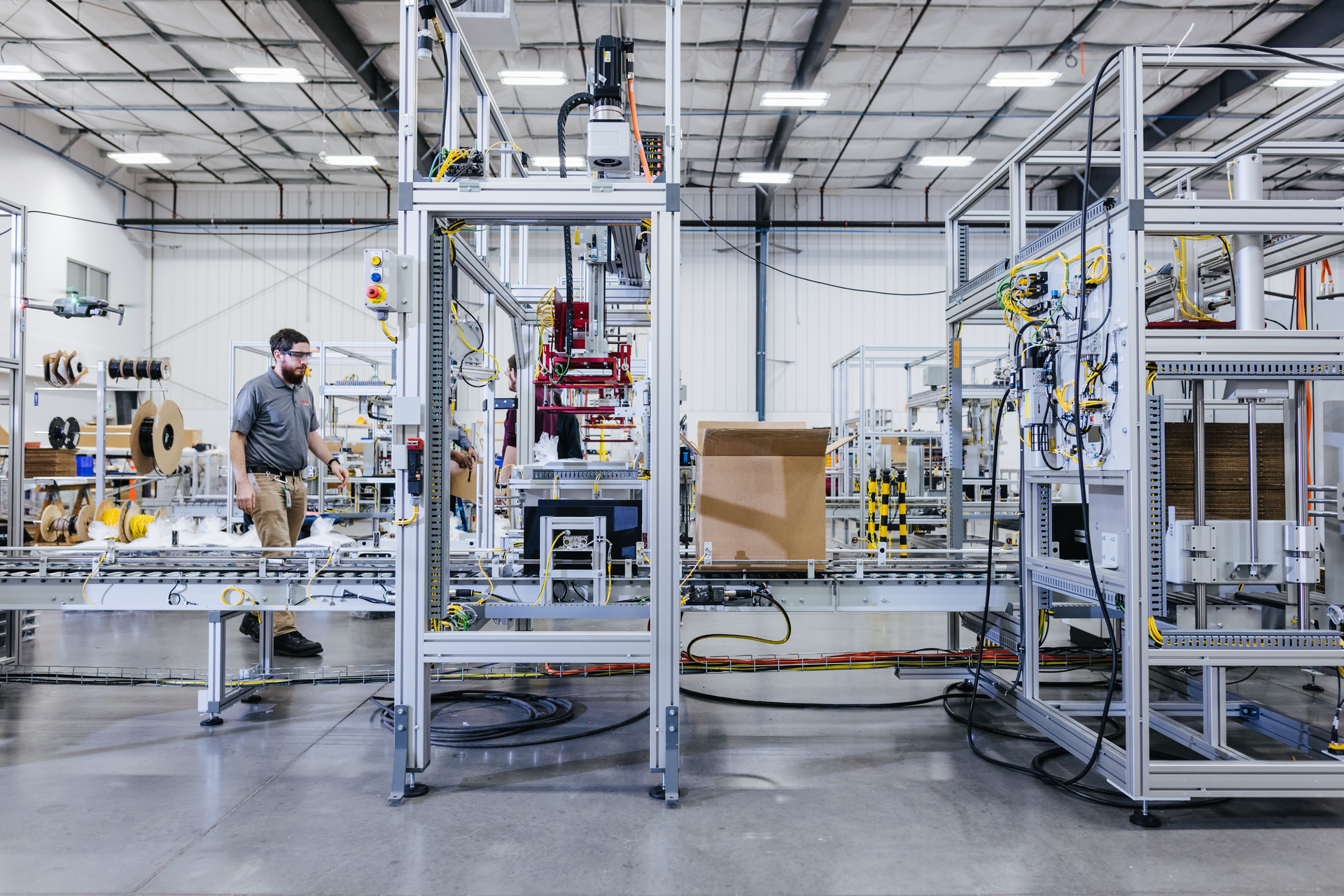 The USS next-generation Case Loading and Packing System (CLAPS) shows how the machine builder can adapt customer-specific solutions for future applications.