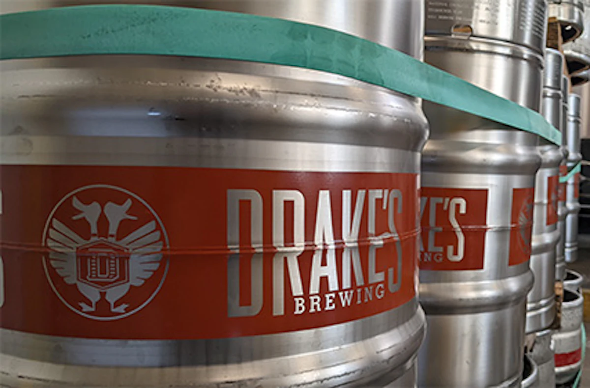 Drake's Brewing Saves Miles of Shrink Wrap With Reusable Rubber Bands - Vimarsana News