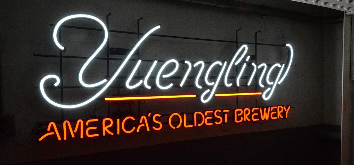 หุ่นยนต์บรรจุภัณฑ์ช่วยให้ Kegs เคลื่อนไหวได้ที่ Yuengling