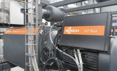 Otto, digital services from Busch, completely networks the vacuum pump system.