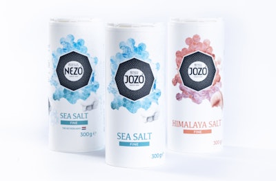 JOZO’s new salt shaker container is made entirely of polypropylene, including the in-mold label. During recycling, the label detaches from the container, resulting in a high-purity PP recyclate.