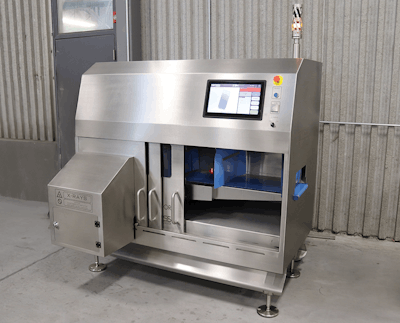 The hygienic Icon X-ray includes an integrated reject device, with the option to add other features, e.g. shielded sliding doors.