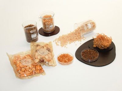 B Zeos Sachet, Pellets And Dried Seaweed 1