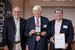 Pr122025 Hans Beckhoff Receives The Rudolf Diesel Medal Print Note Copyright