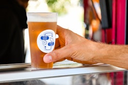 Consumers pay a €0.60 deposit when they receive a drink poured in the reusable cups, which is refunded when they return the cup.