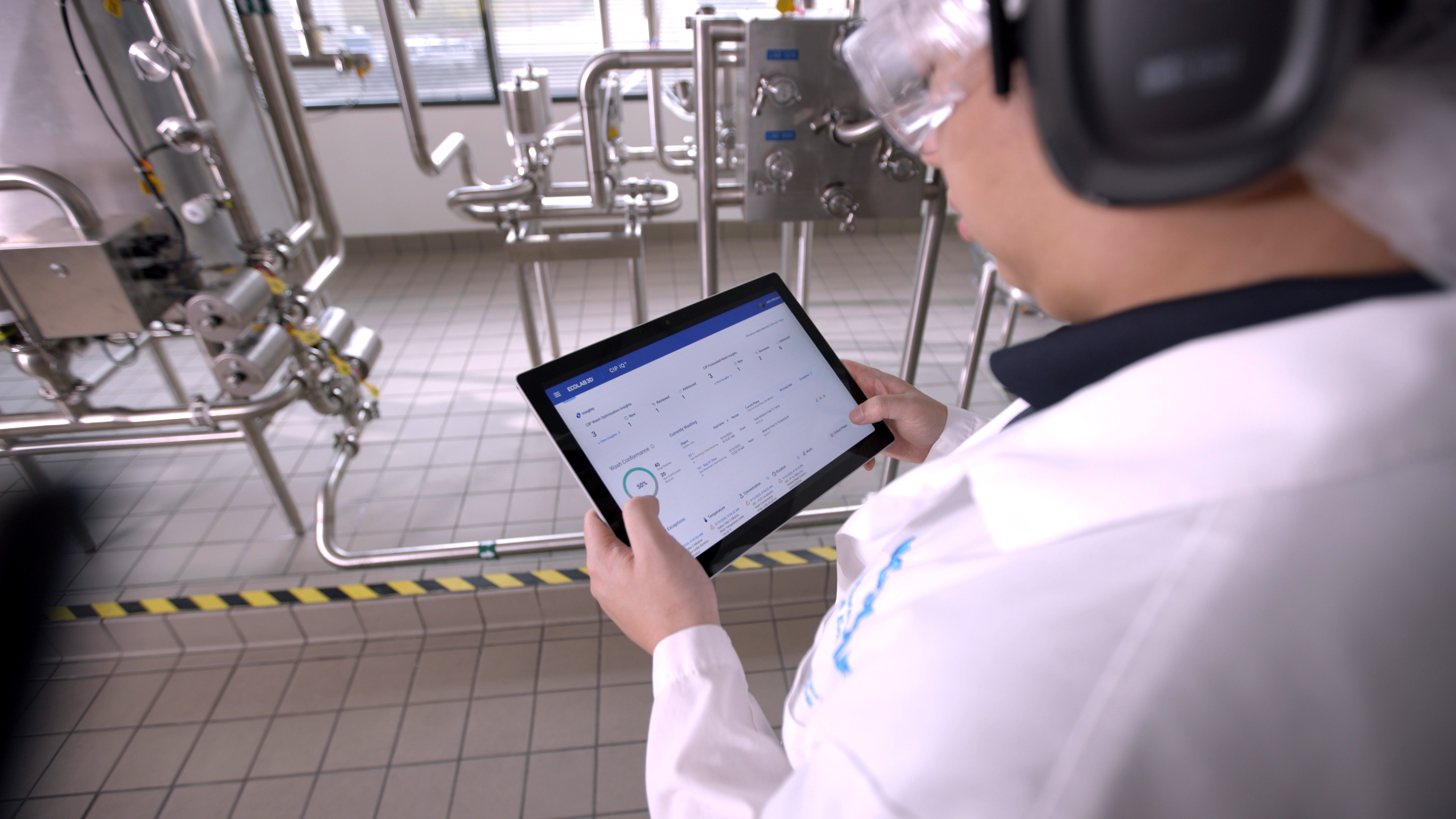 Dairy Farmers of America brands use Ecolab's CIP IQ technology as a predictive and cost-saving tool.