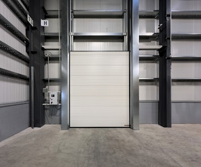 The ISO Speed Cold is a single-door solution for demanding refrigerated and freezer applications that helps maintain environmental control between busy temperature-controlled spaces.