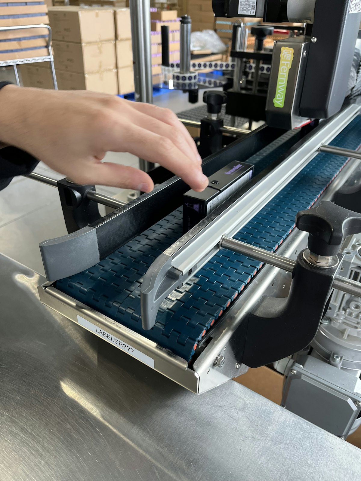 Fernway ชั่งน้ำหนักการติดฉลากกัญชาอัตโนมัติข้ามรัฐ