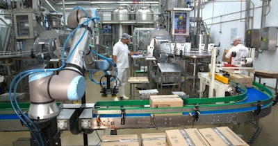 Griffith Foods' robotic cell operates two synchronized production lines, capable of handling different SKUs with efficiency and stability.