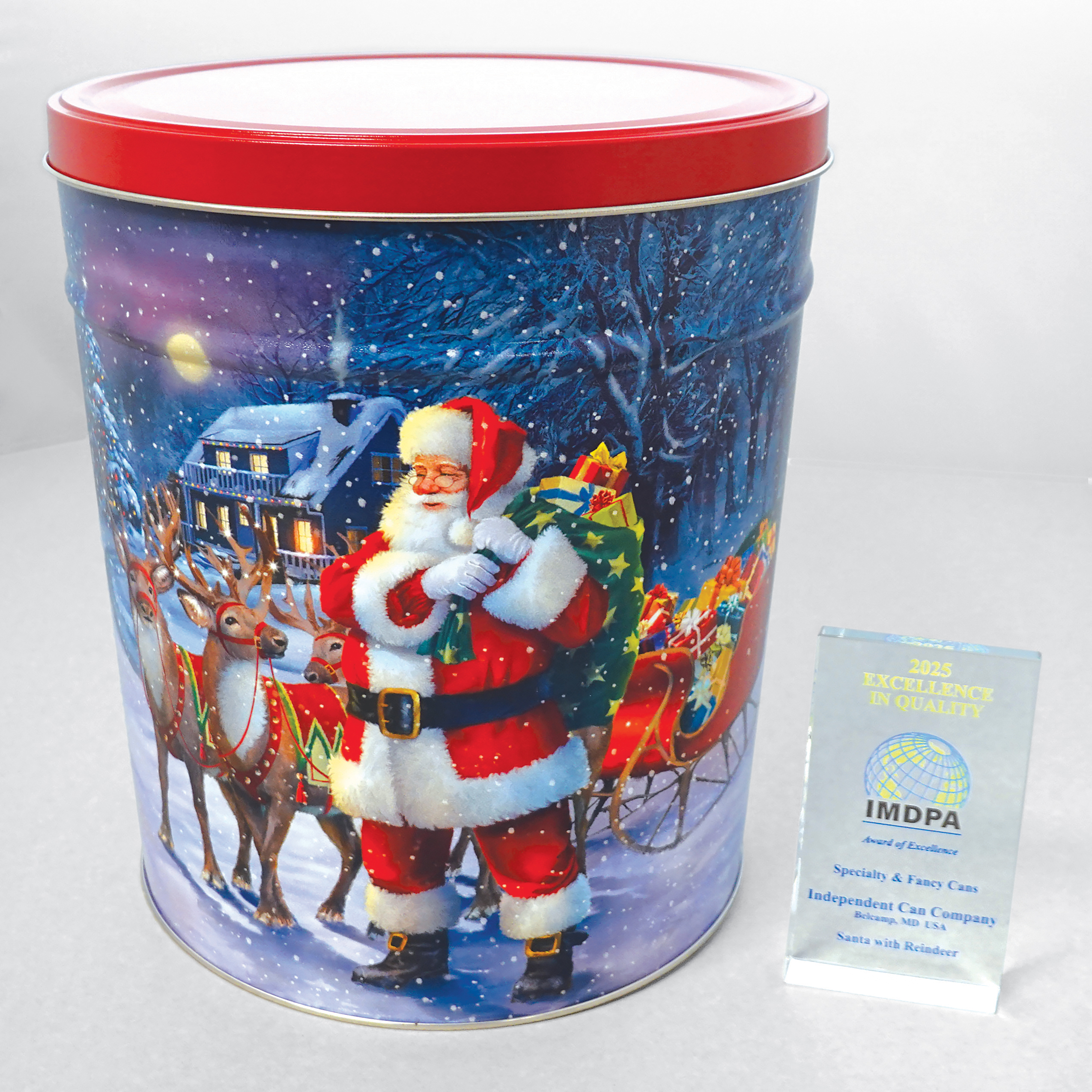 Independent Can Company's &ldquo;Santa with Reindeer&rdquo; tapered pail