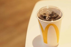 The lid transition contributes to an overall annual reduction of 6,600 tons of virgin plastic in Japan.